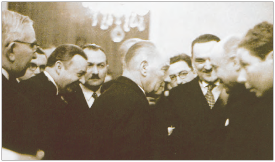 Atatürk, Balkan Antantı Konseyi üyeleri ile birlikte (1938)