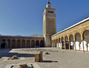 Zeytuniye Üniversitesi, Tunus, MS 732 İbn Haldun burada öğrenim gören İslam düşünürlerinden biridir.