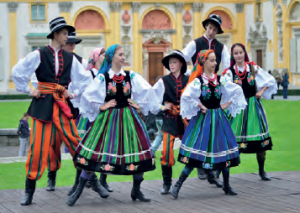 Görsel 3.11 Avrupa Kültür Bölgesi'nin alt kültür bölgelerinden biri olan Polonya kültürü (Polonya Folklor Topluluğu)